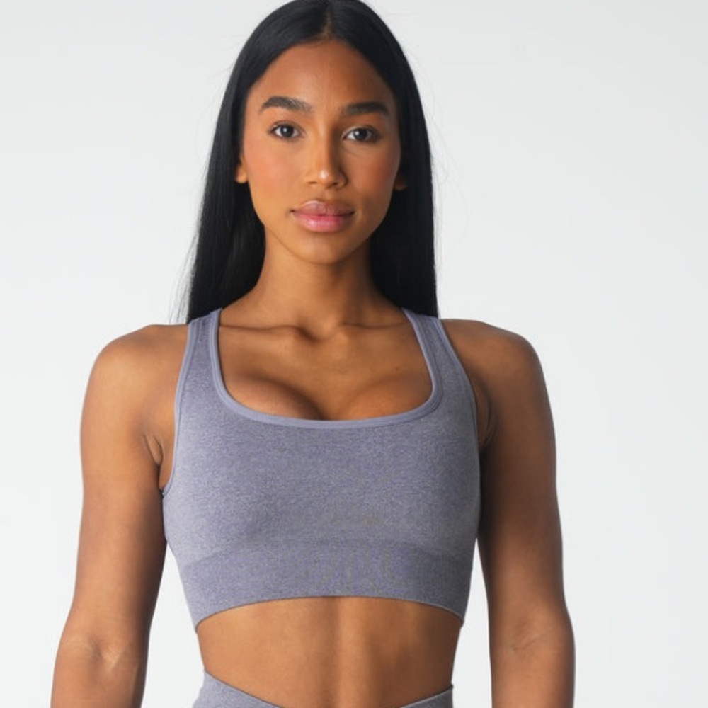 NVGTN Gray Seamless Sports Bra with Racerback Design